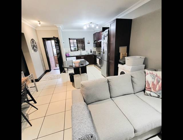 2 BEDROOM APARTMENT SOLD IN CLIFTON HILL ESTATE